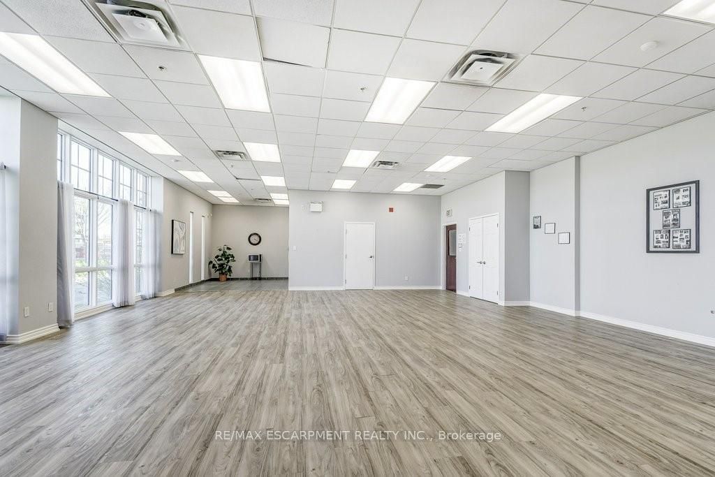 262 Dundas St E, unit 307 for sale