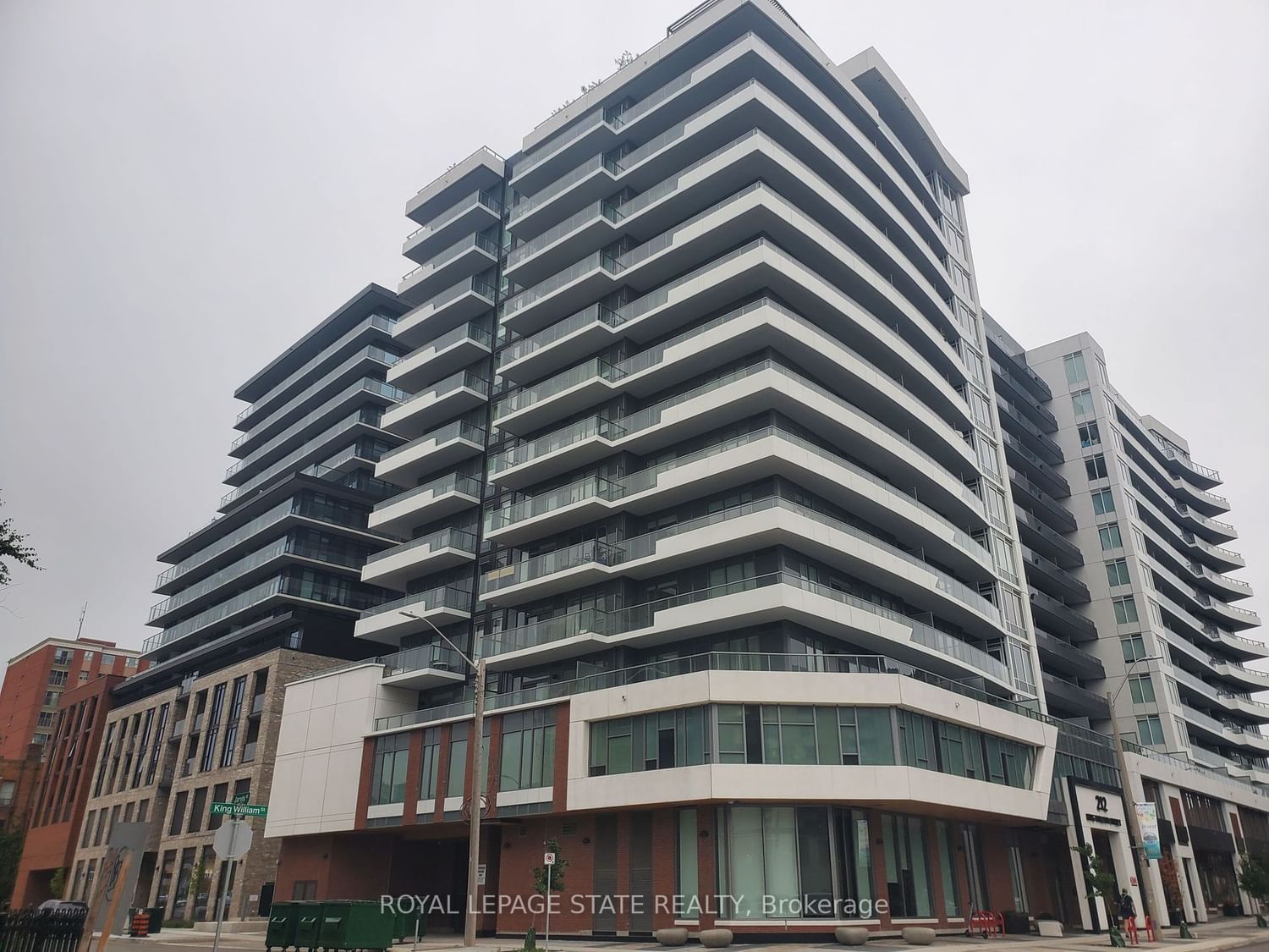 212 King William St, unit 913 for rent