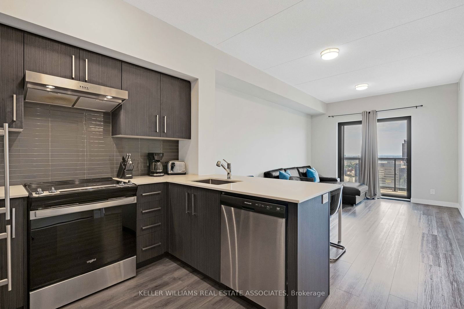 15 Queen St S, unit 2013 for sale - image #7