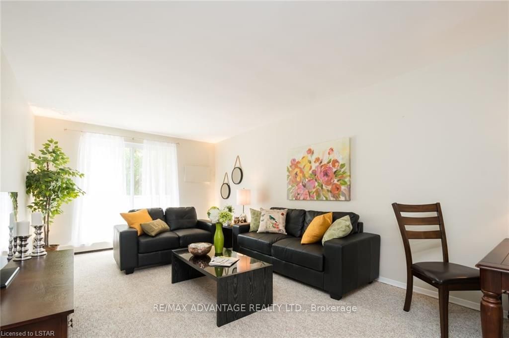 573 Mornington Ave, unit 406 for sale - image #1