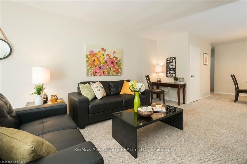 573 Mornington Ave, unit 406 for sale - image #2