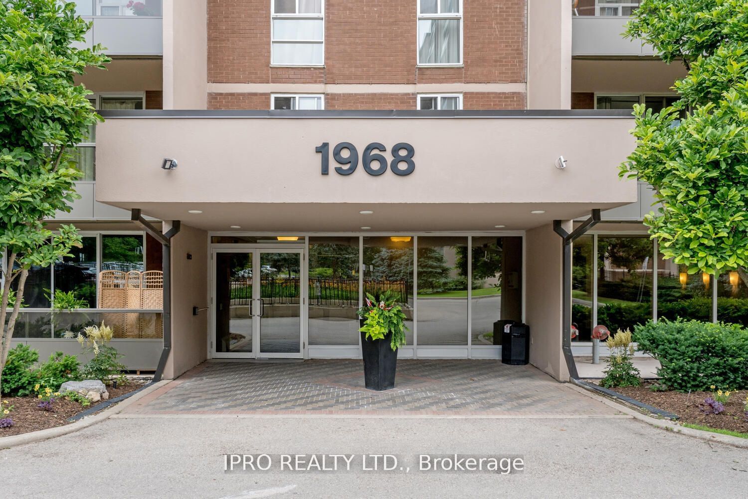 1968 Main St W, unit 1004 for sale