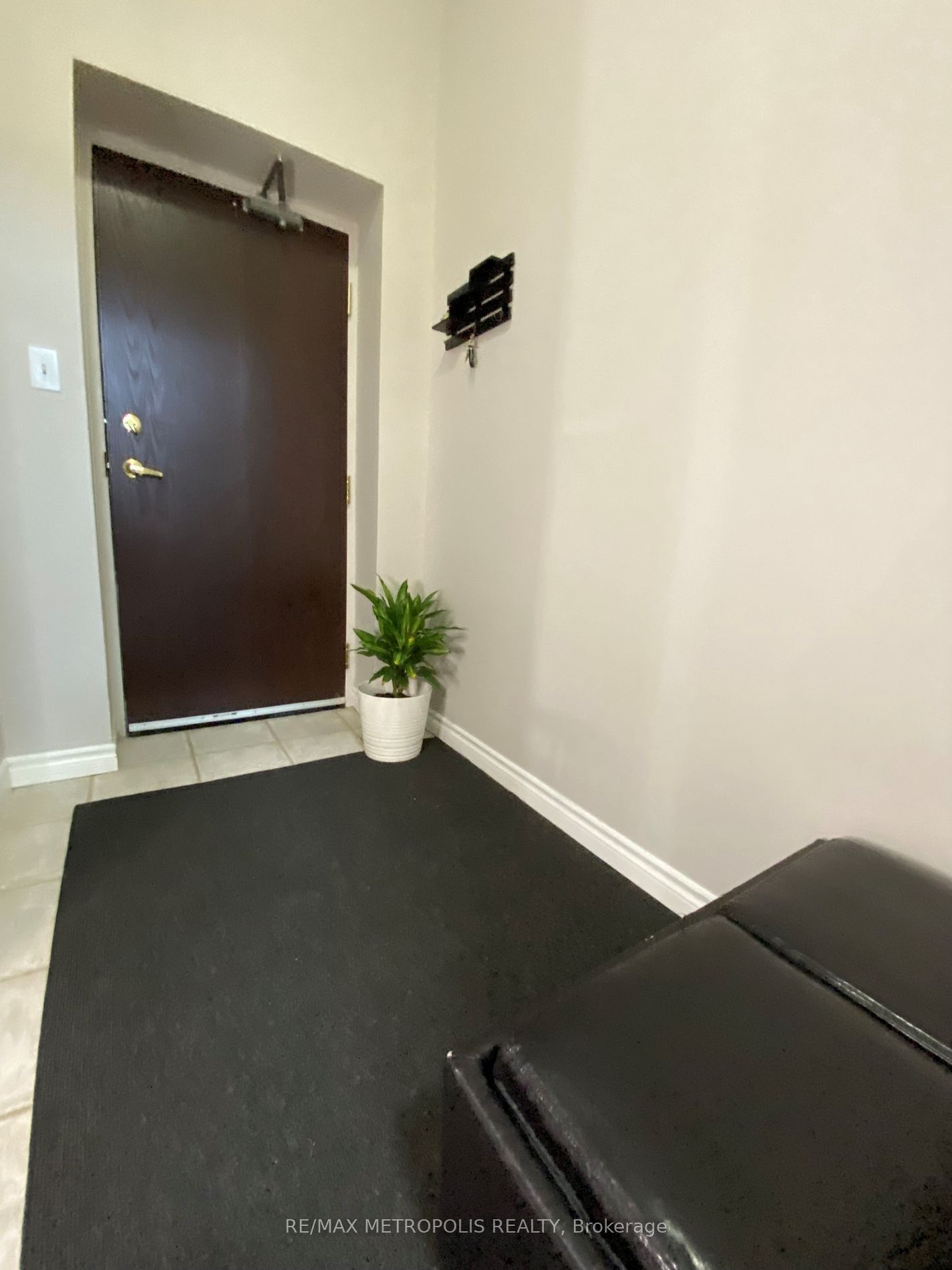 262 Dundas St E, unit 210 for sale - image #2