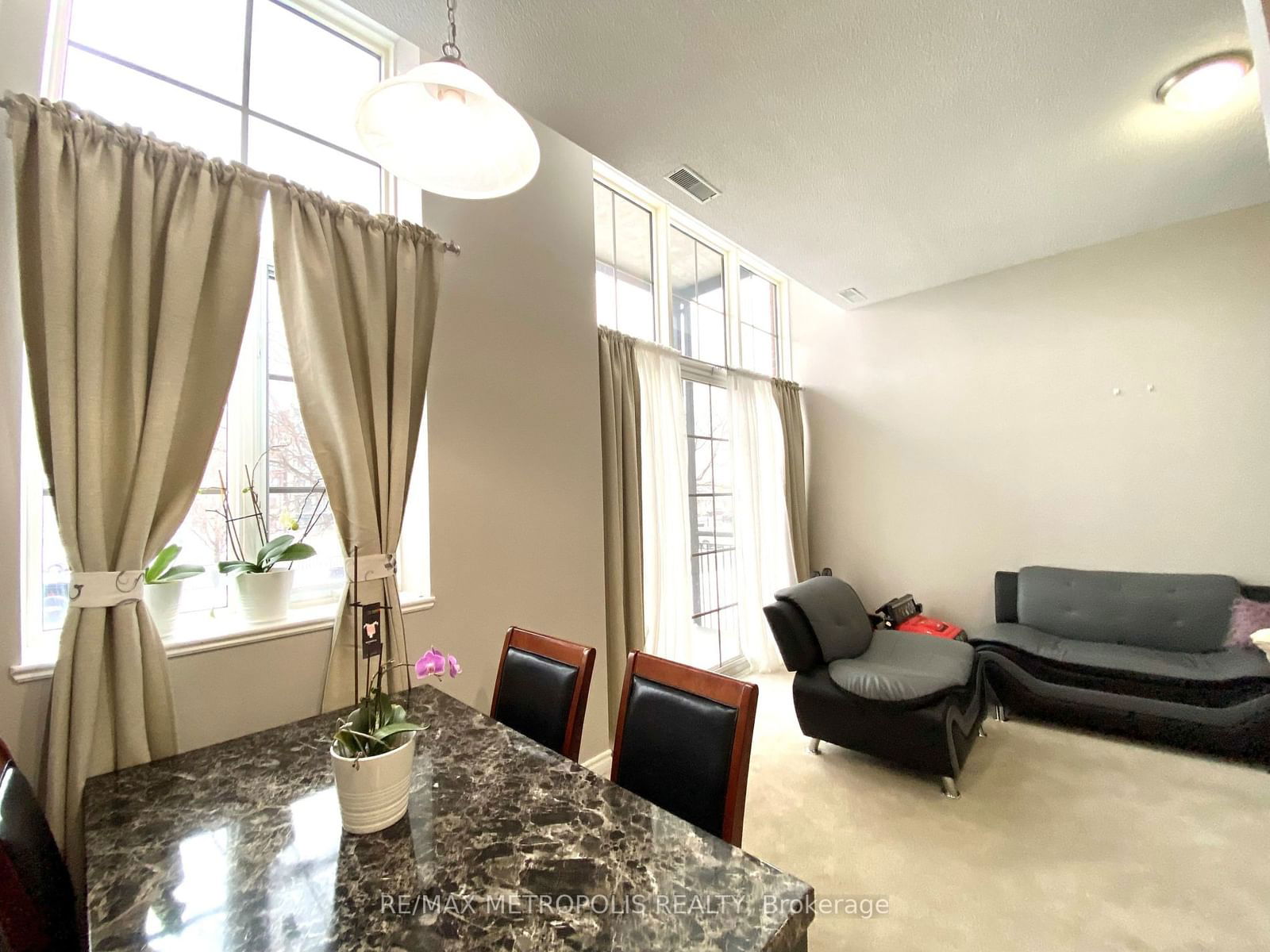 262 Dundas St E, unit 210 for sale - image #8