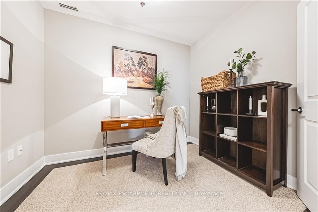 90 Charlton Ave W, unit 802 for sale - image #24