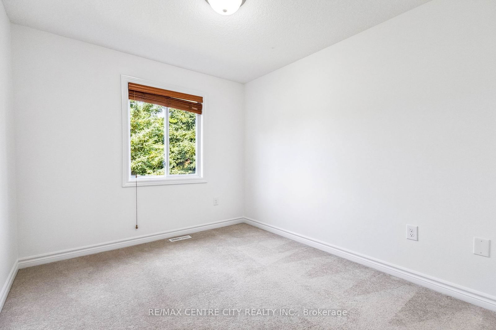 1059 Whetherfield St, unit 82 for sale - image #18