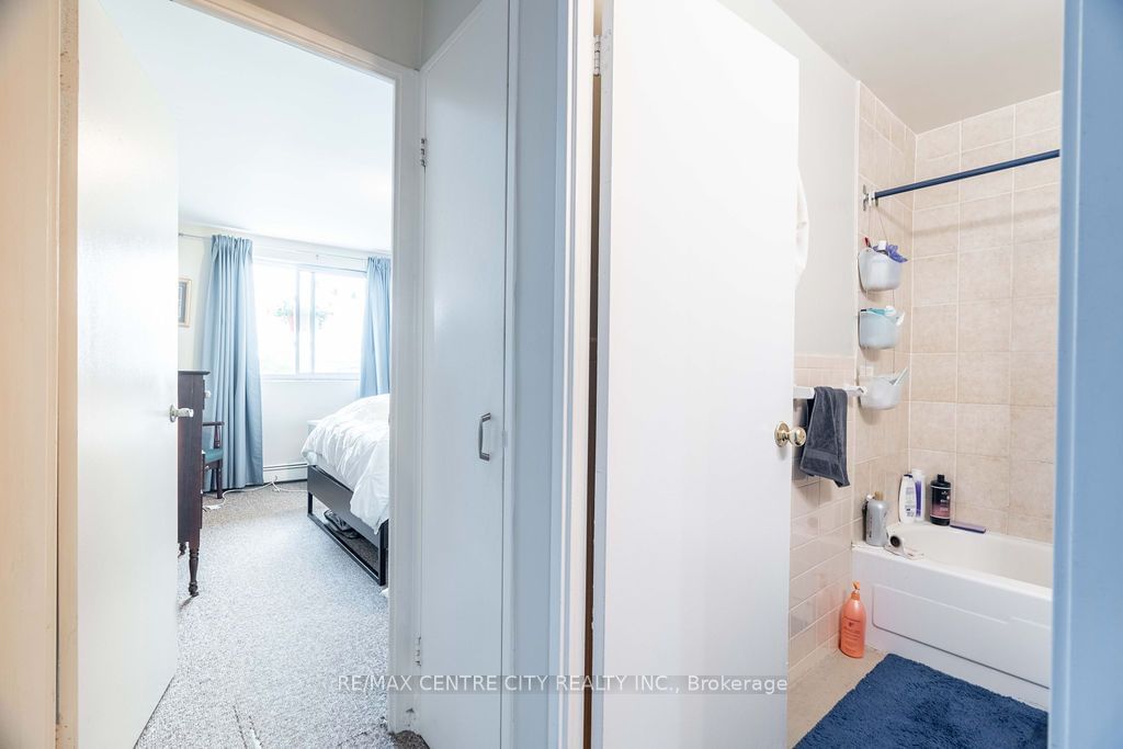 583 Mornington Ave, unit 305 for sale - image #5