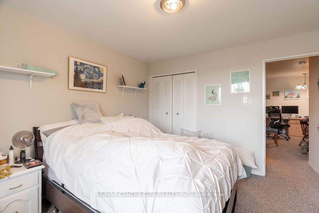 583 Mornington Ave, unit 305 for sale