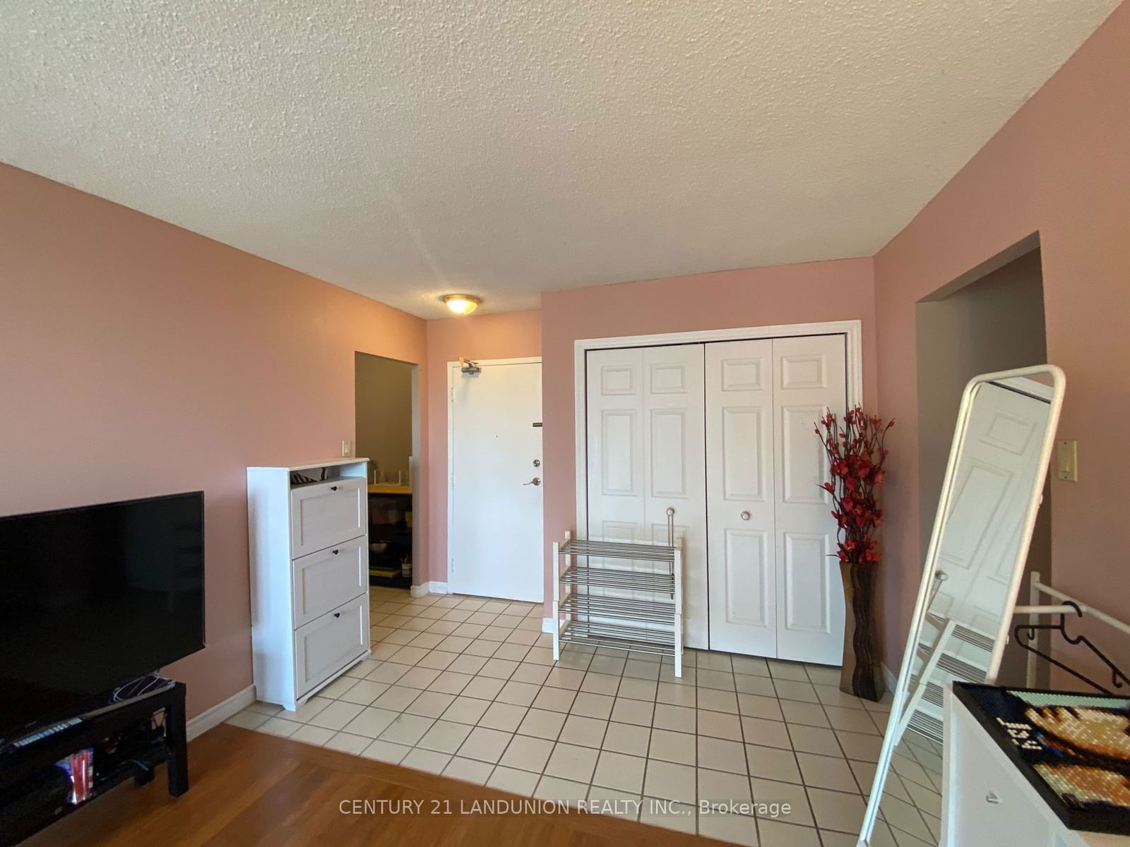 1964 Main St W, unit #808 for rent - image #2