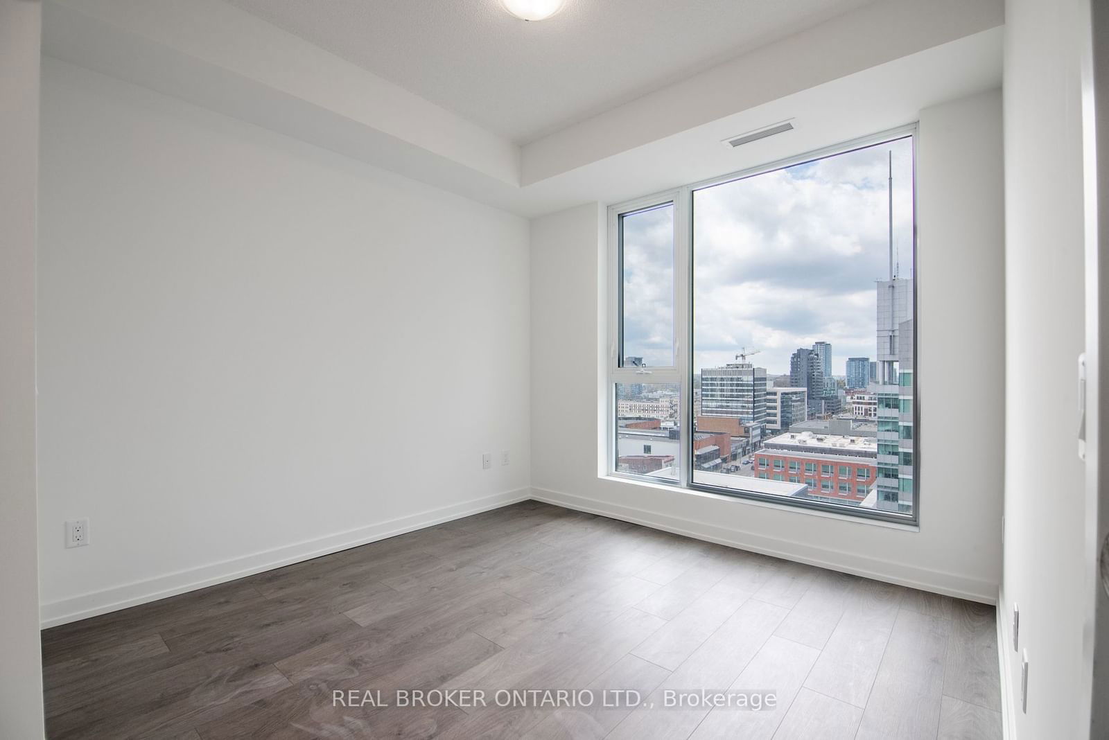 55 Duke St W, unit 1101 for sale