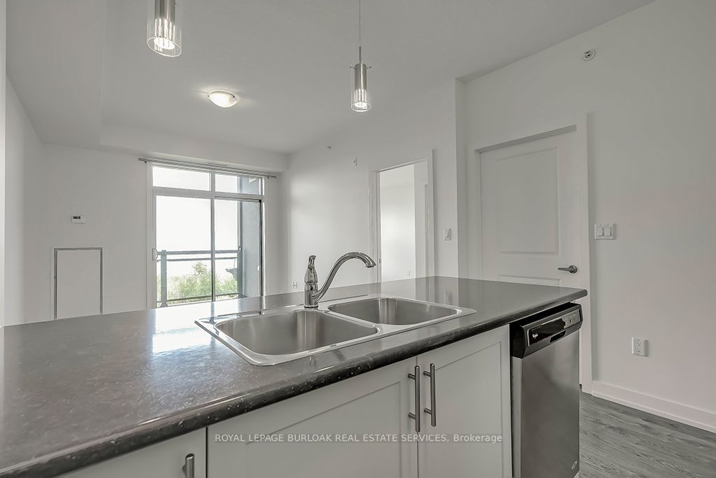 35 Southshore Cres, unit 232 for sale - image #6