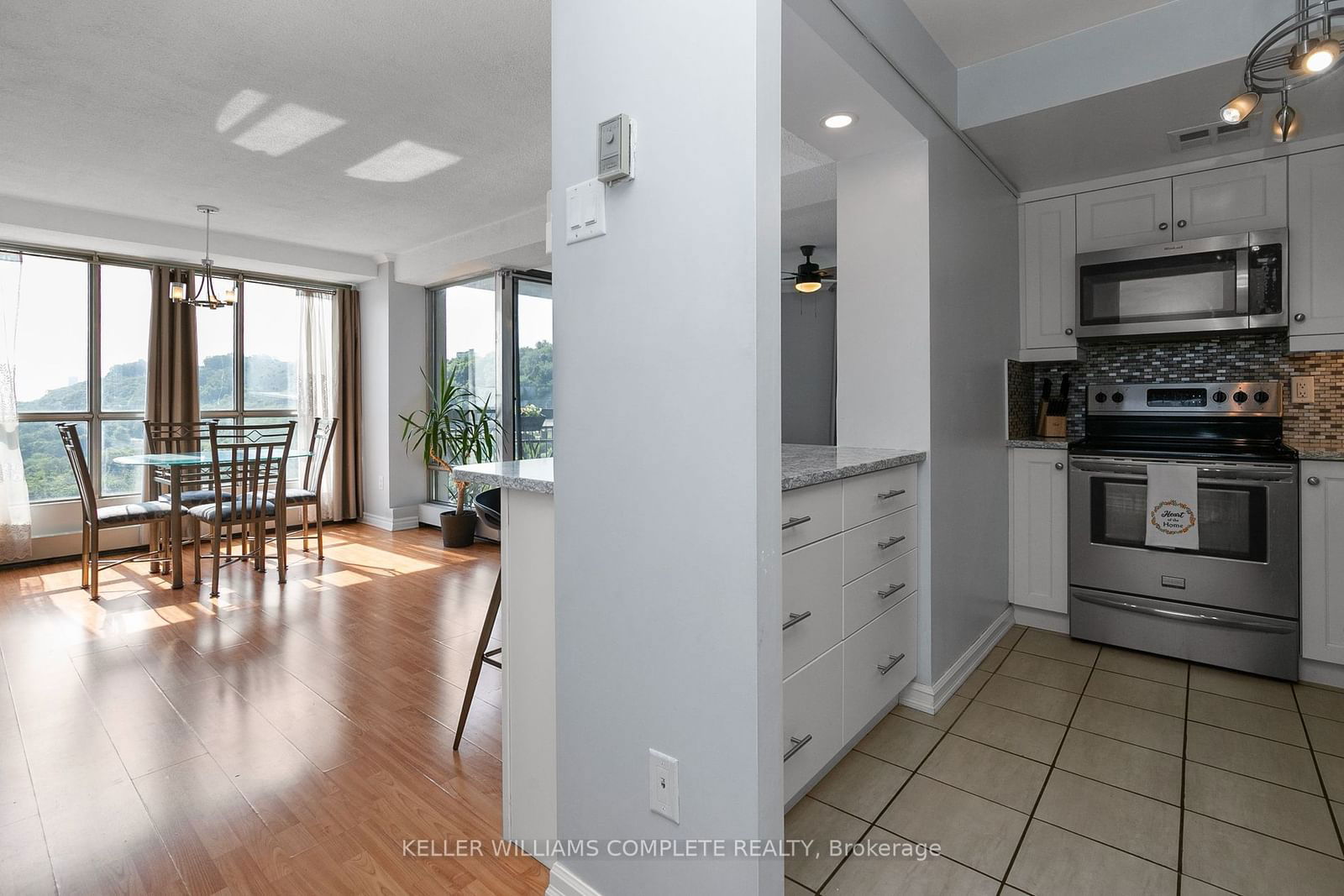 150 Charlton Ave E, unit 2206 for sale