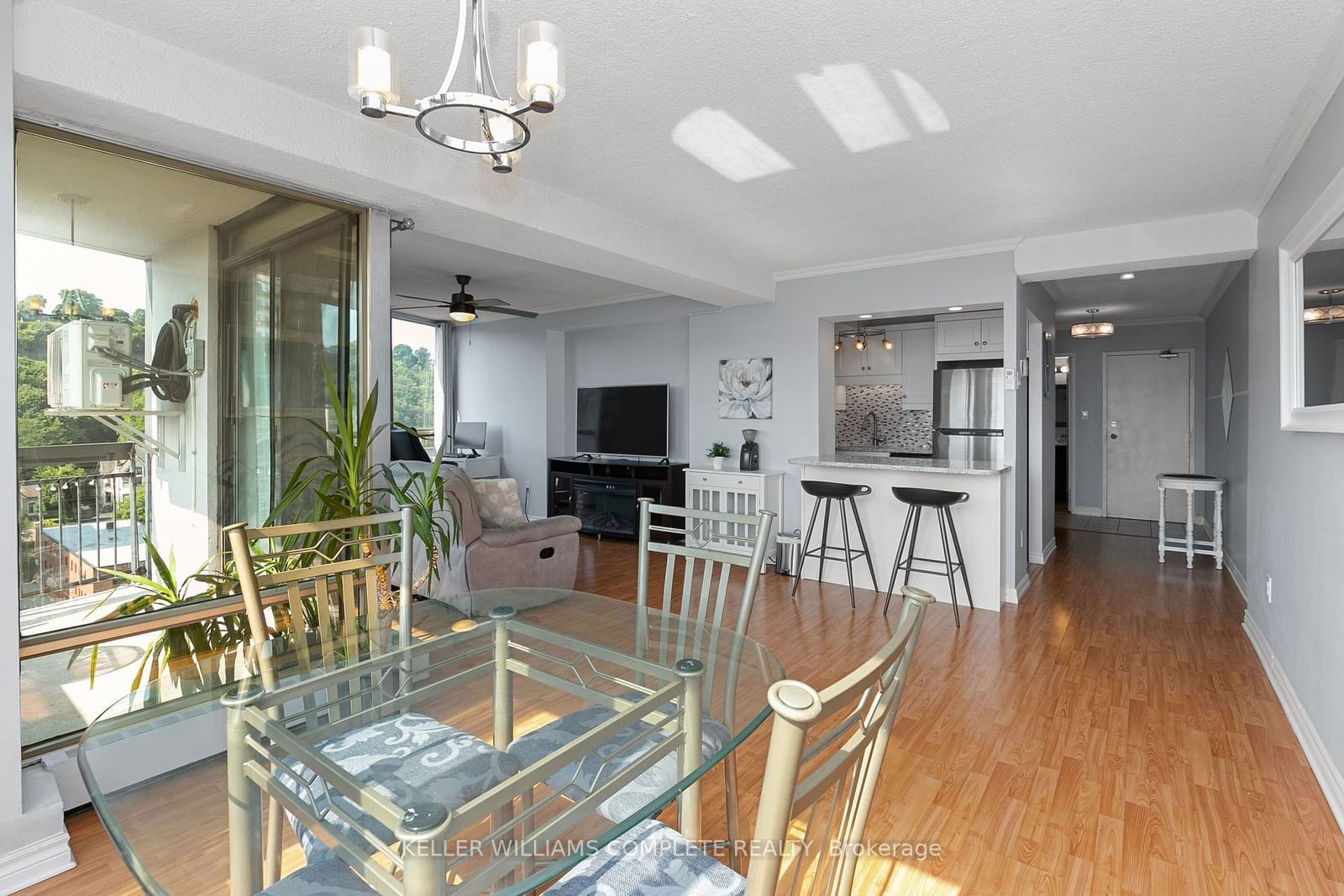 150 Charlton Ave E, unit 2206 for sale - image #8