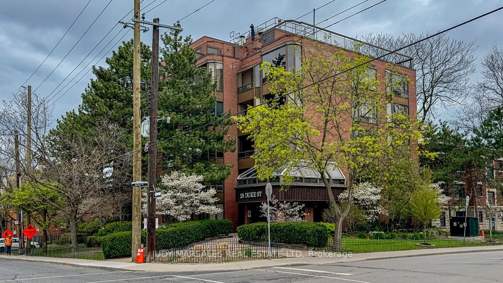 28 Duke St, unit 102 for sale