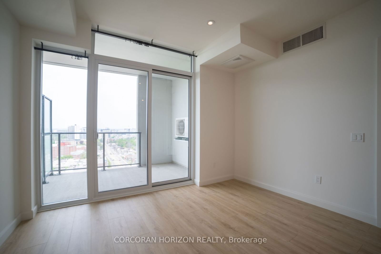 741 King St W, unit 406 for sale