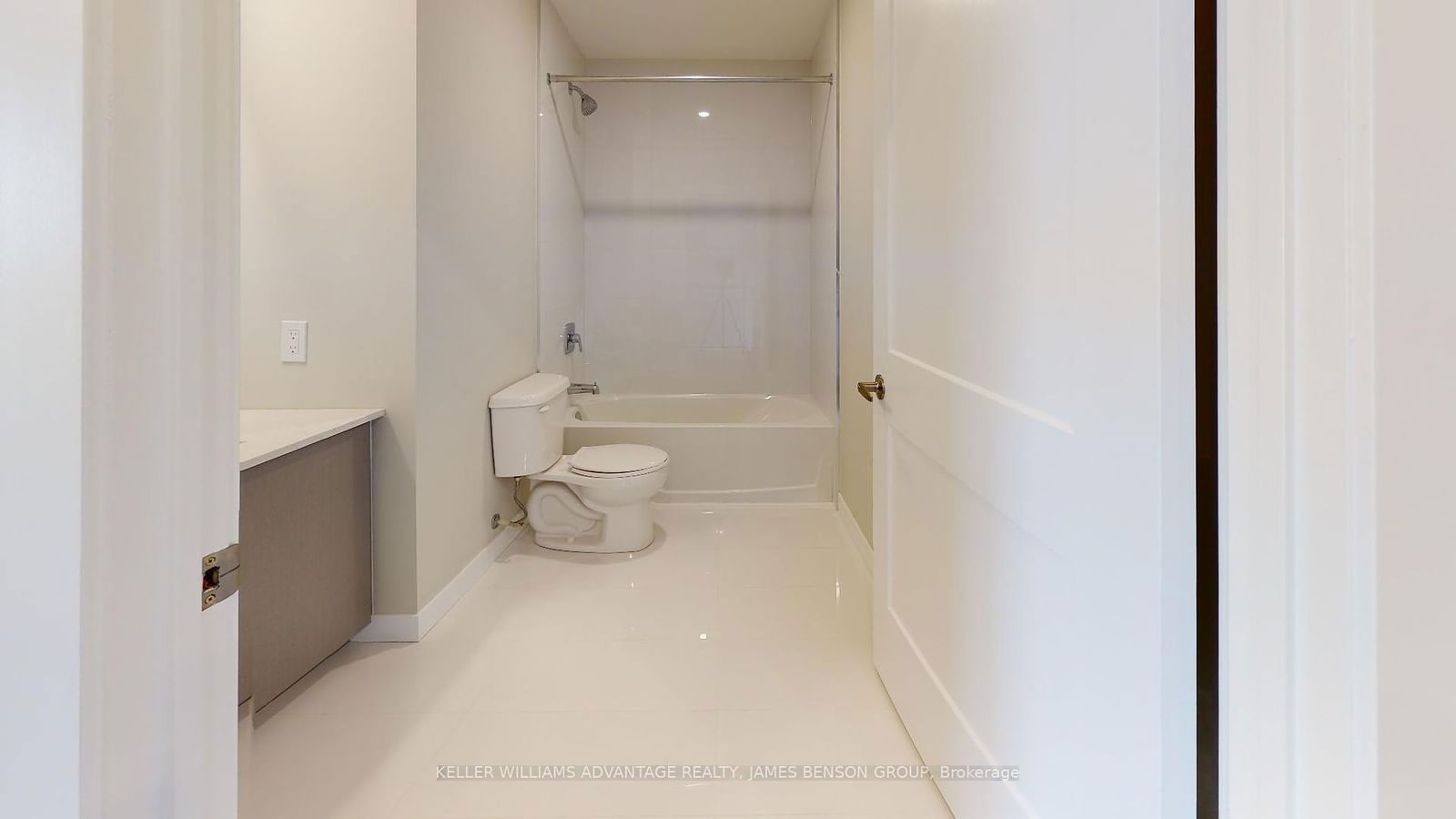 15 Queen St S, unit 1611 for sale - image #6