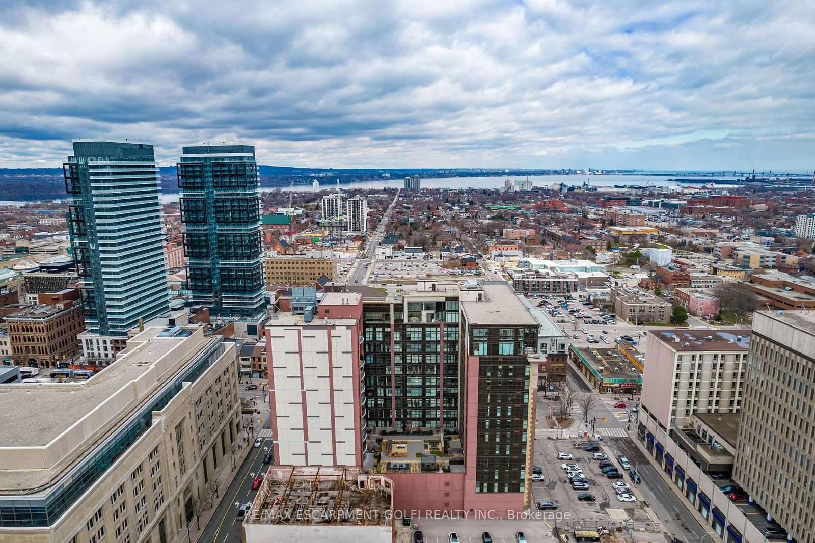 112 King St E, unit 301 for sale