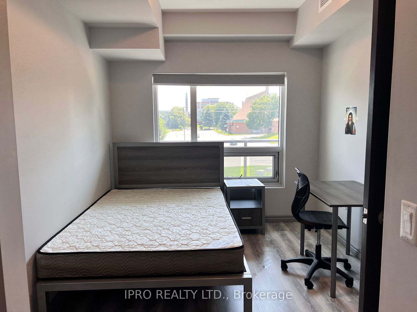 275 Larch St, unit B211 for rent - image #8