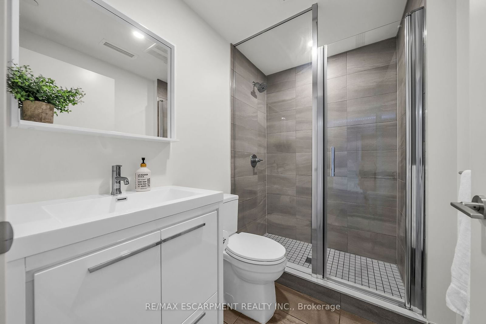 212 King William St, unit 805 for sale - image #16