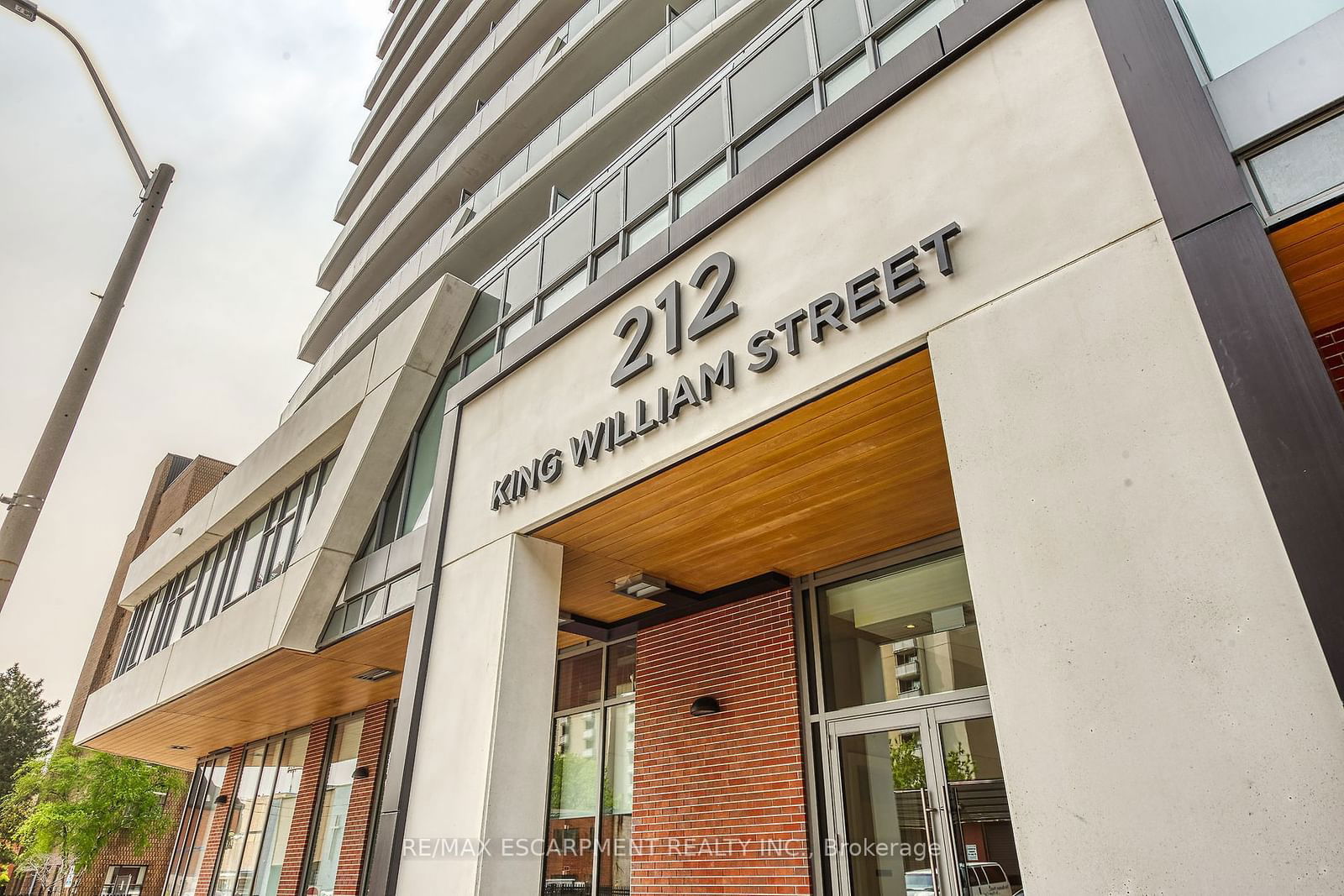 212 King William St, unit 805 for sale - image #2