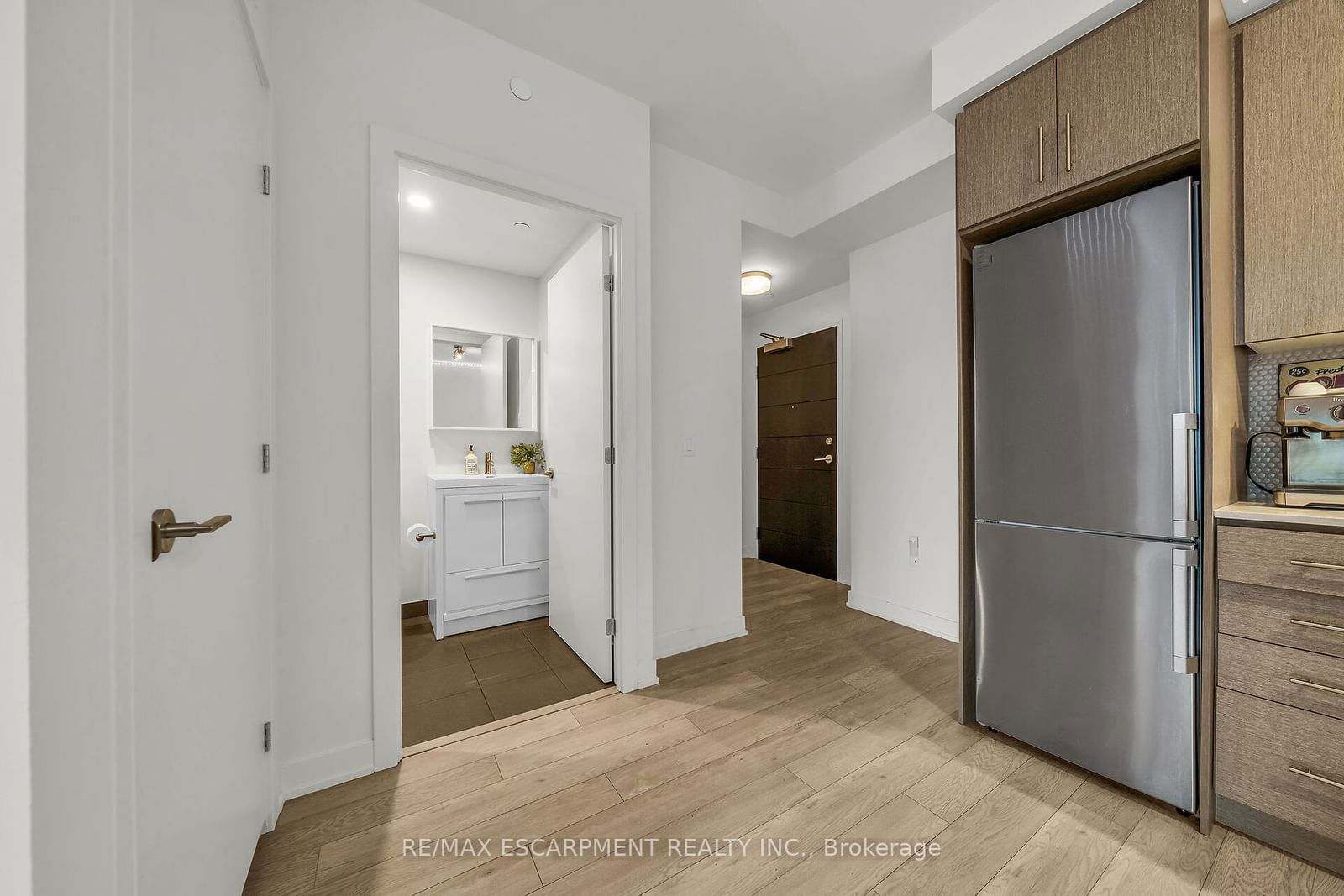 212 King William St, unit 805 for sale - image #8