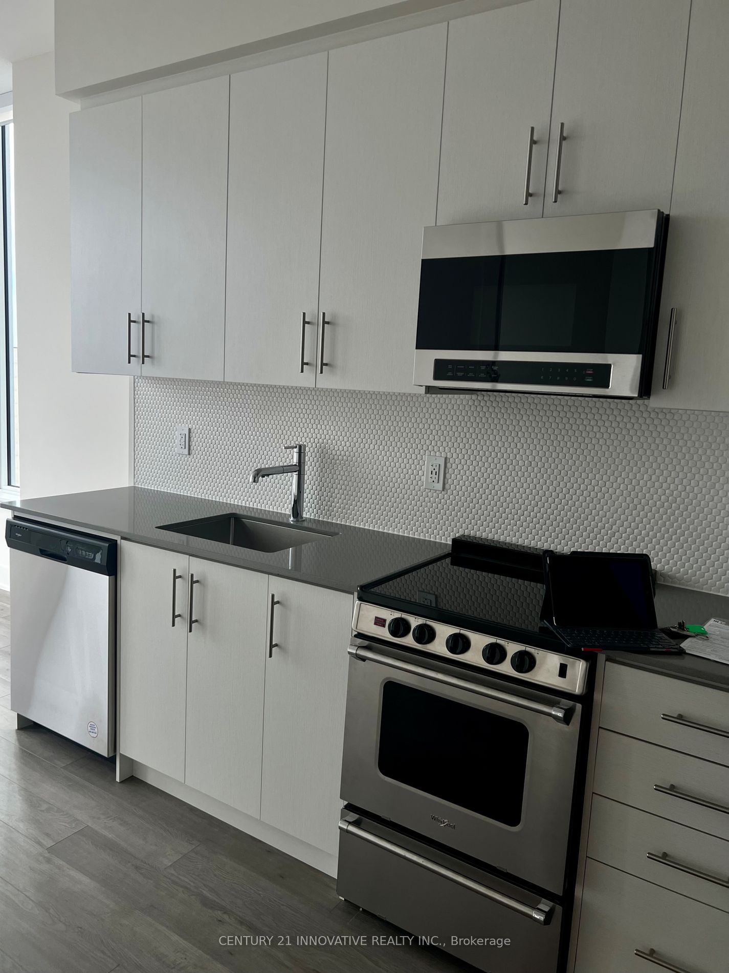 212 King William St N, unit 1415 for rent