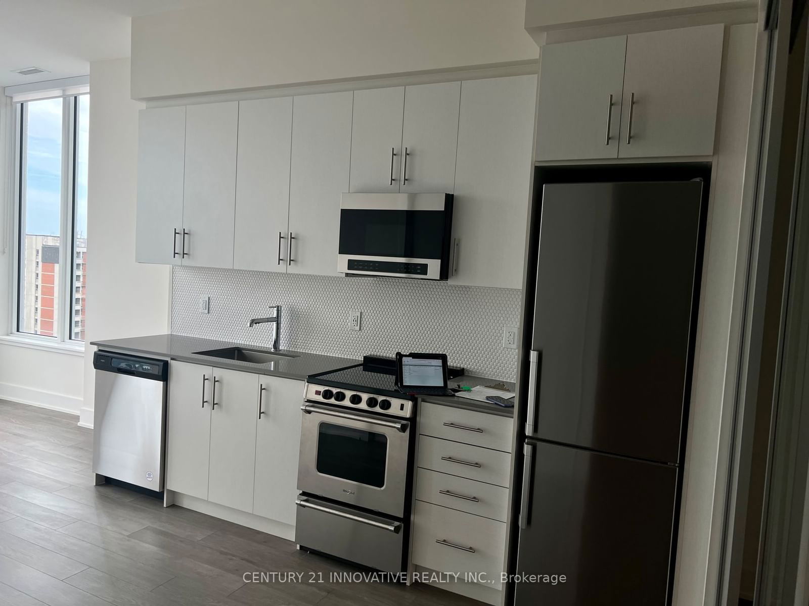 212 King William St N, unit 1415 for rent