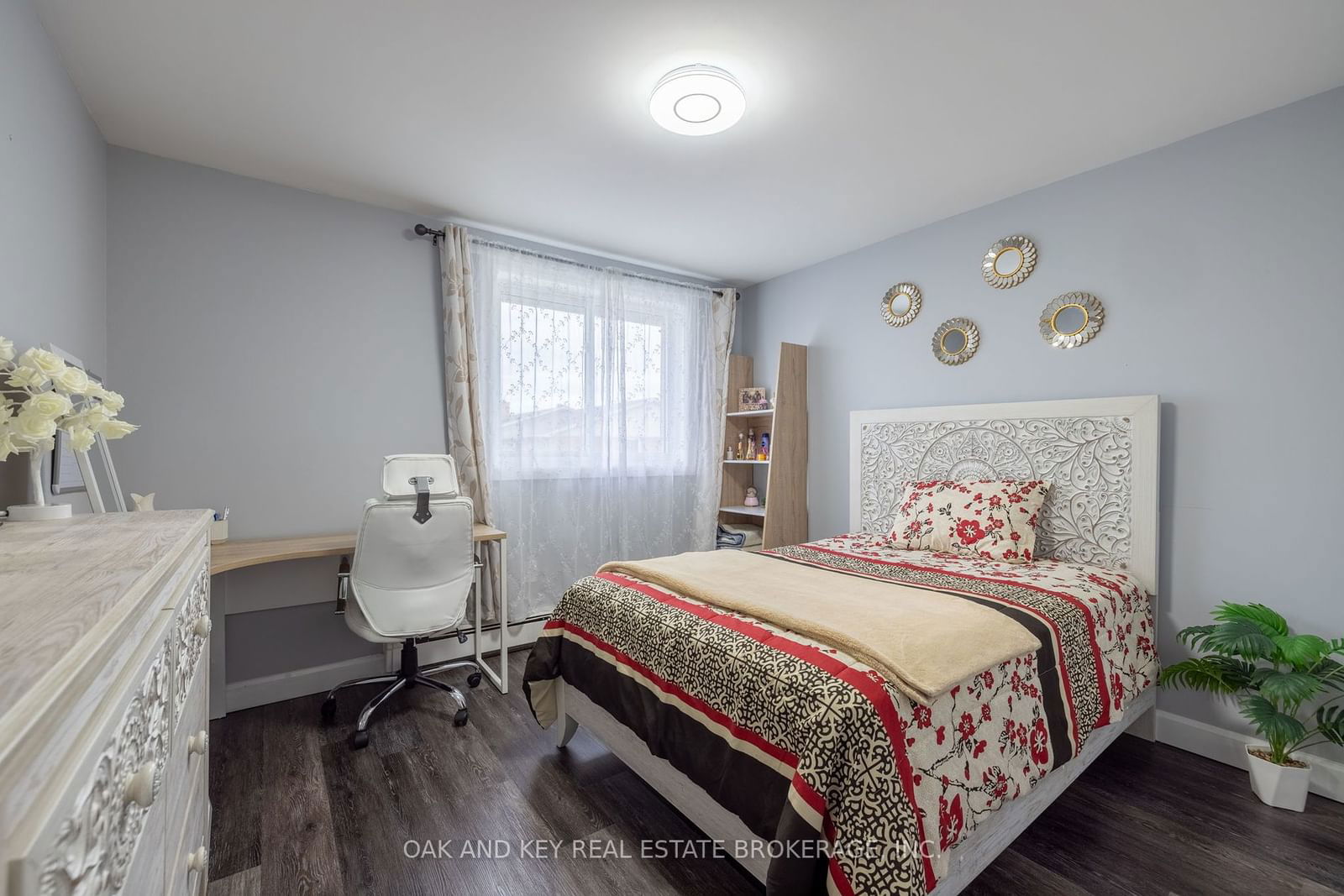 1590 Ernest Ave, unit 301 for sale - image #5