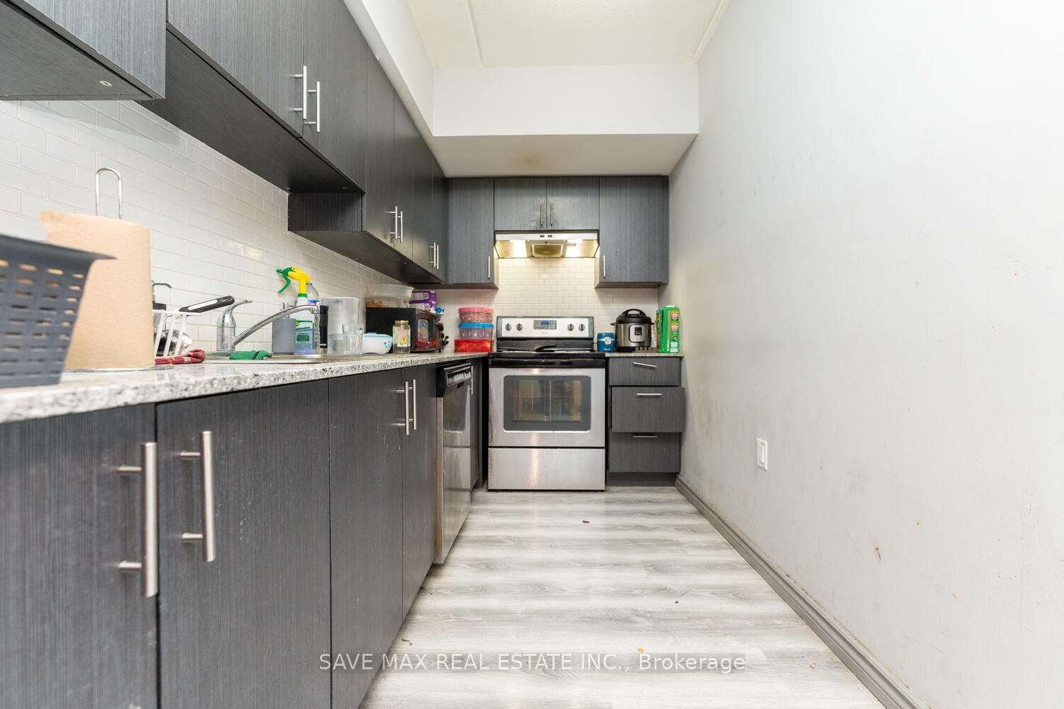 275 Larch St, unit 209F for sale - image #4