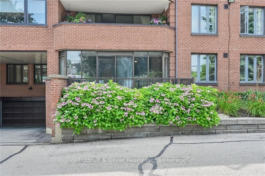 150 Wilson St W, unit 112 for sale - image #4