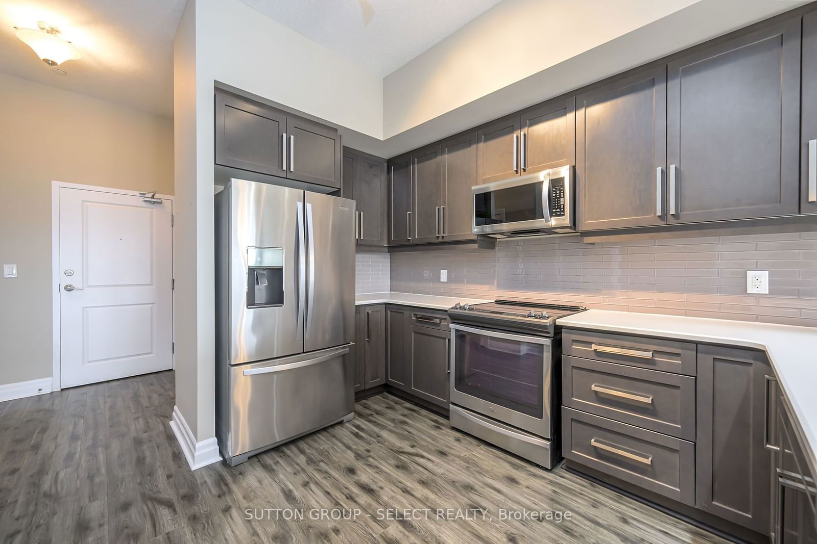 240 Villagewalk Blvd, unit 1110 for sale