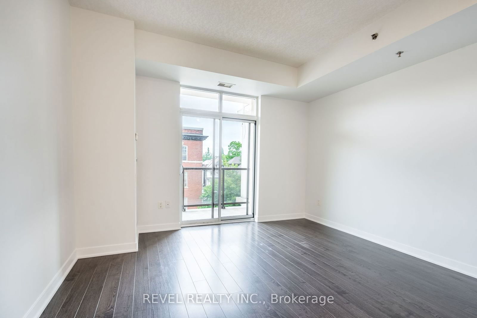 90 Charlton Ave W, unit 308 for sale - image #13