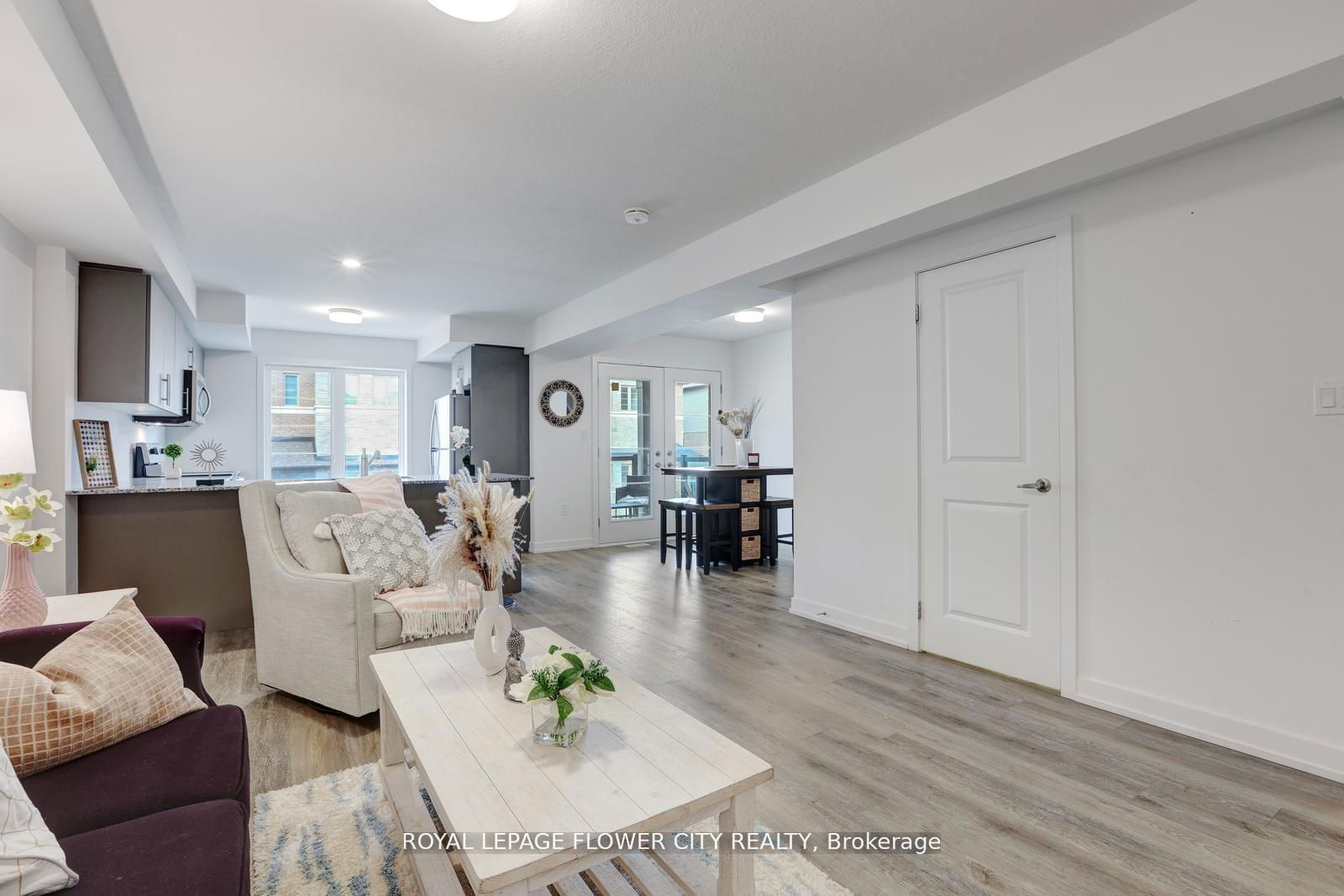 205 West Oak Tr, unit 16 for sale - image #21