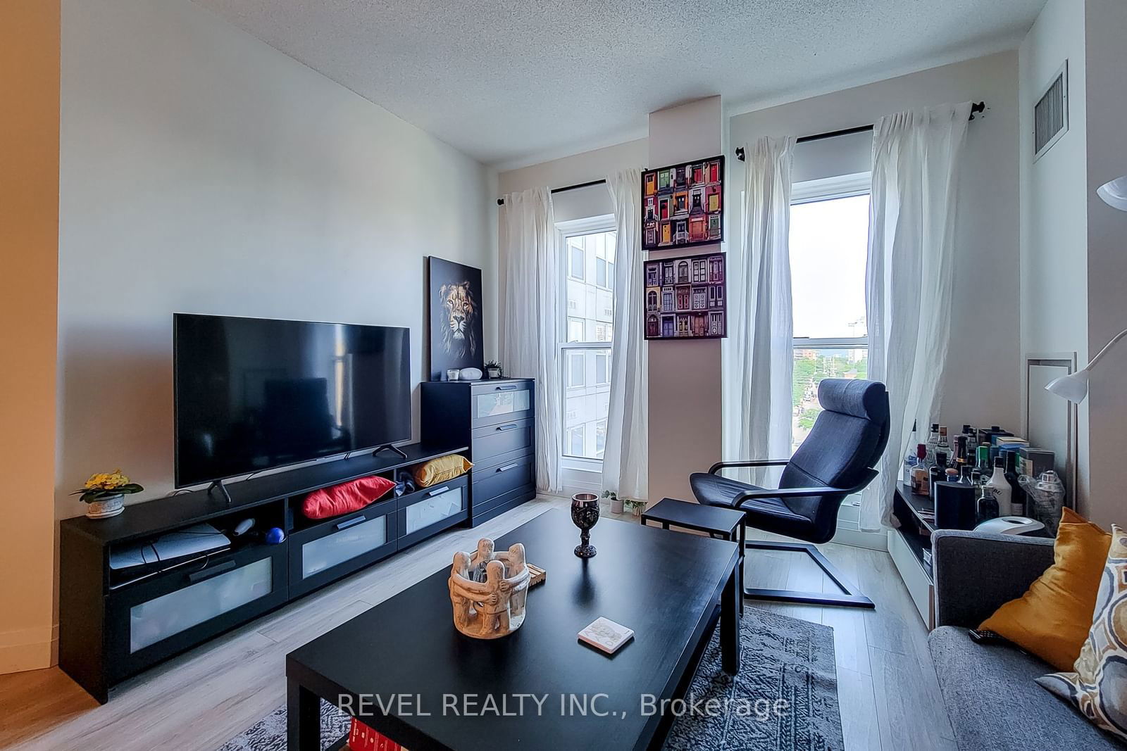 135 James St S, unit 809 for sale - image #15