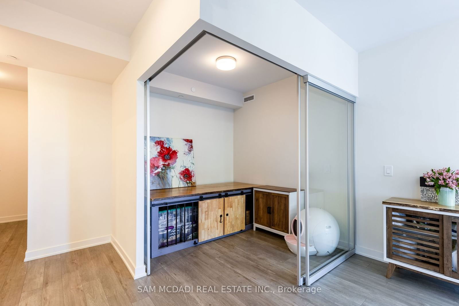 212 King William St, unit 417 for sale - image #15