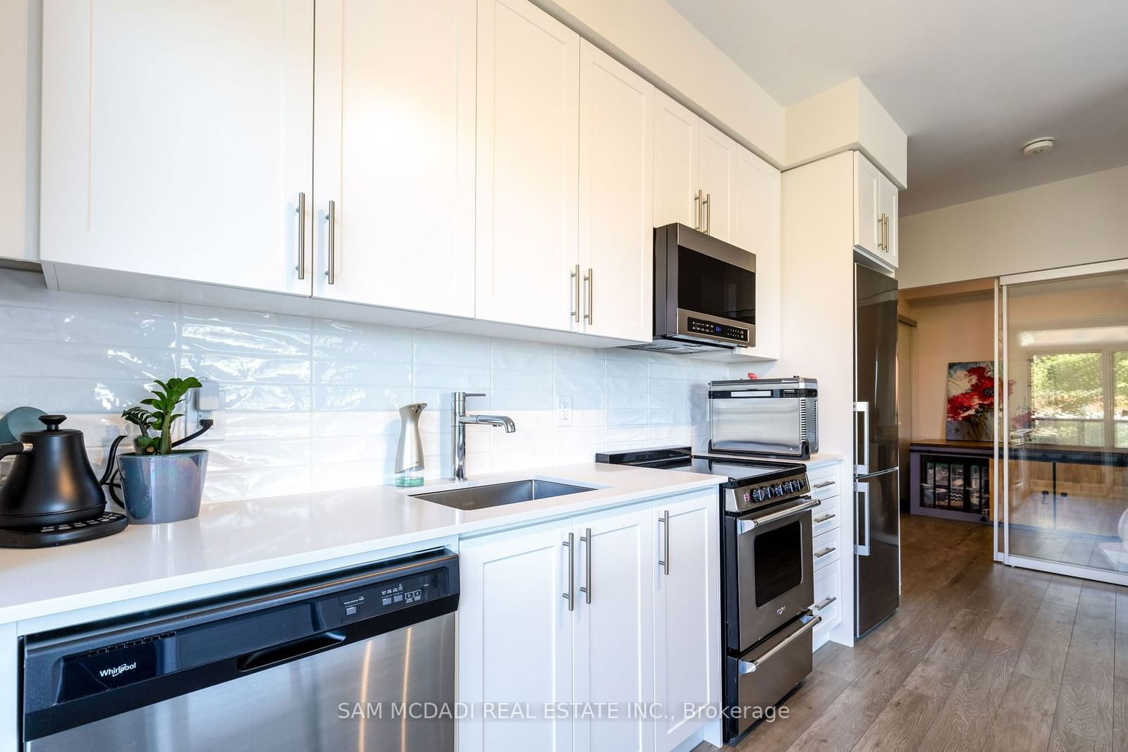 212 King William St, unit 417 for sale - image #8