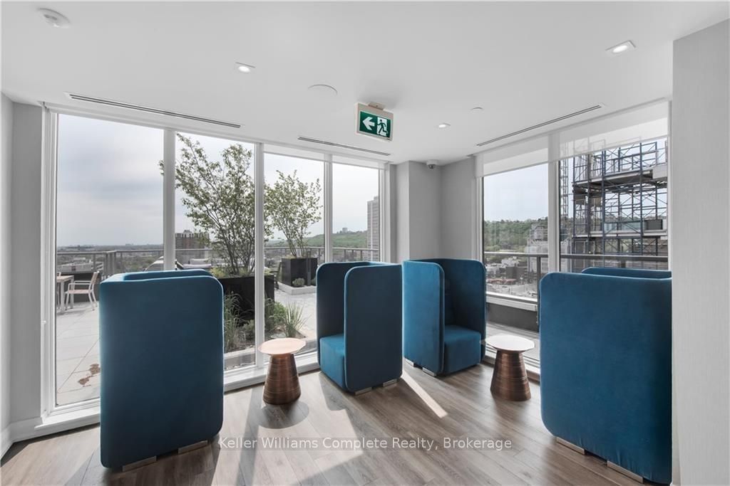 212 King William St, unit 807 for sale - image #22