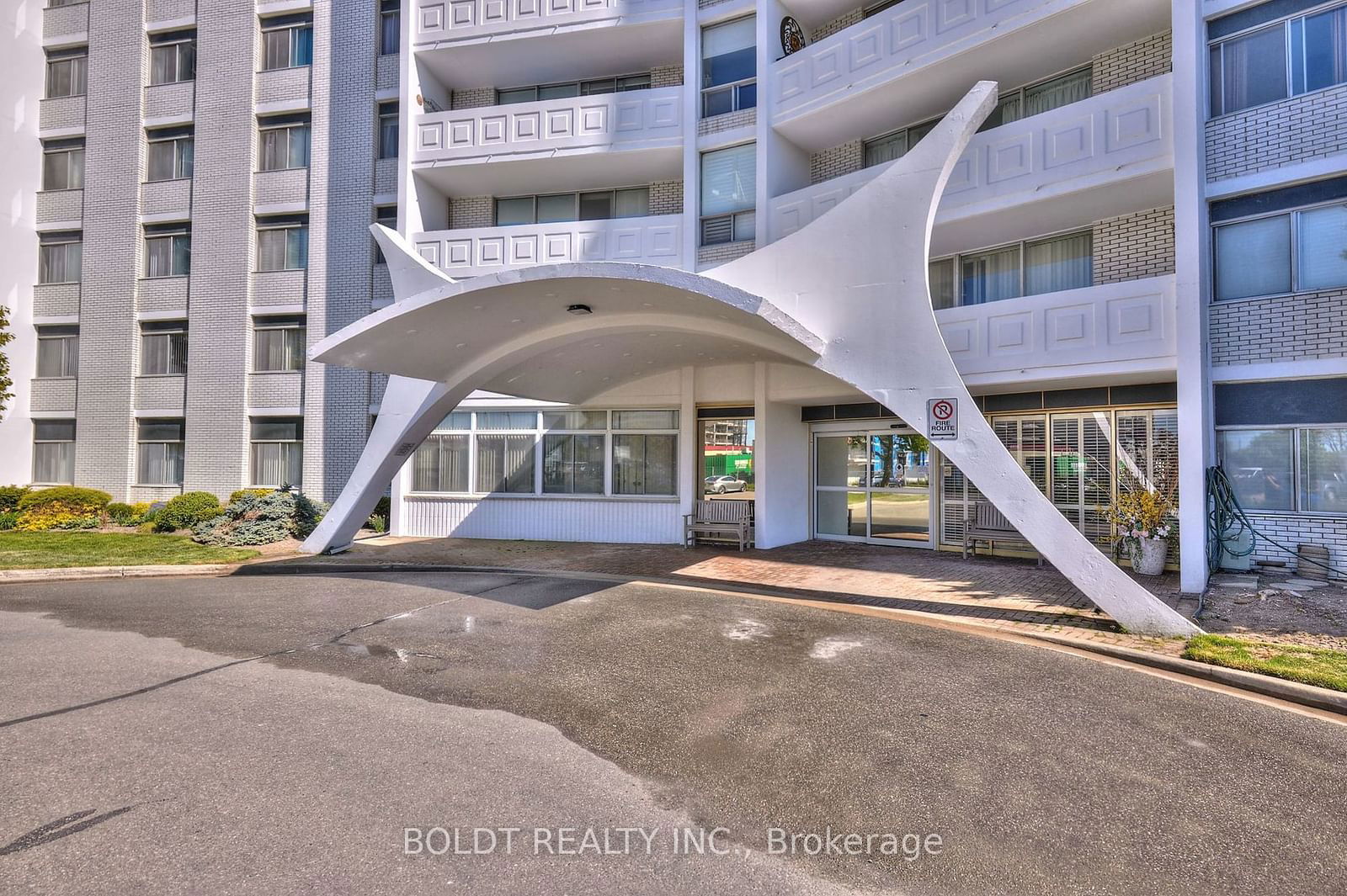 15 Towering Heights Blvd, unit 1204 for sale - image #33