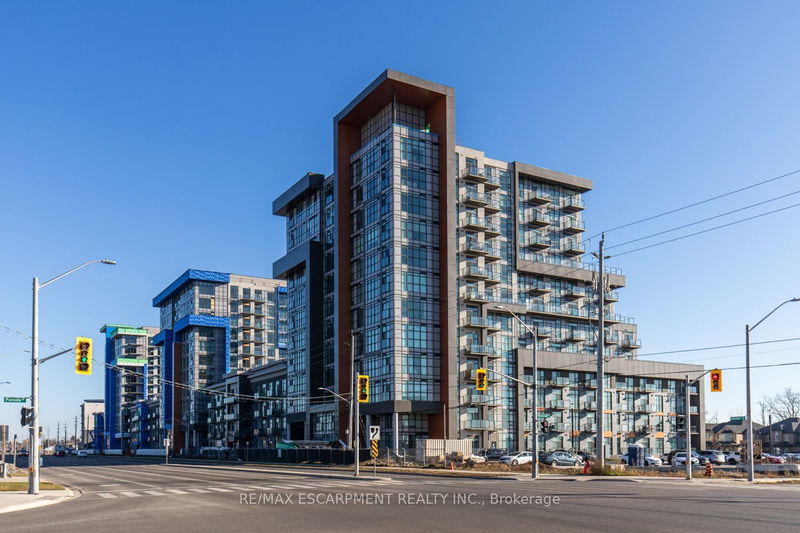 450 Dundas St, unit 403 for rent - image #1