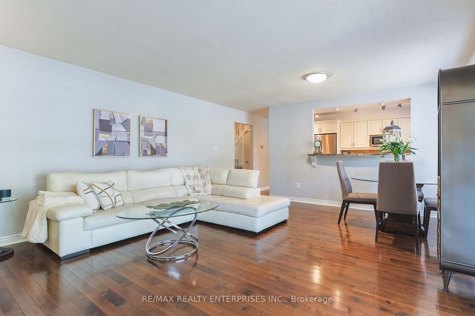 230 Meadowbrook Dr W, unit 2 for sale - image #7