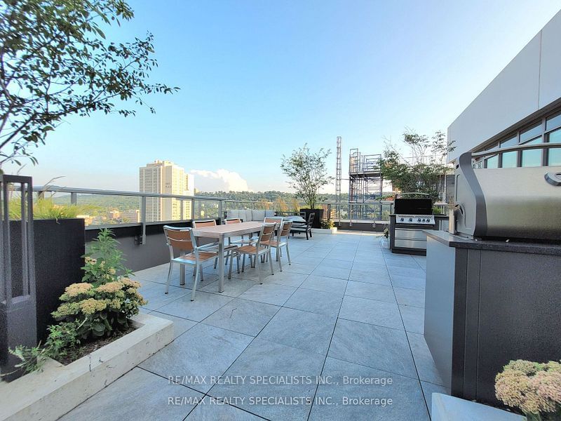 212 King William St, unit 1418 for rent - image #23