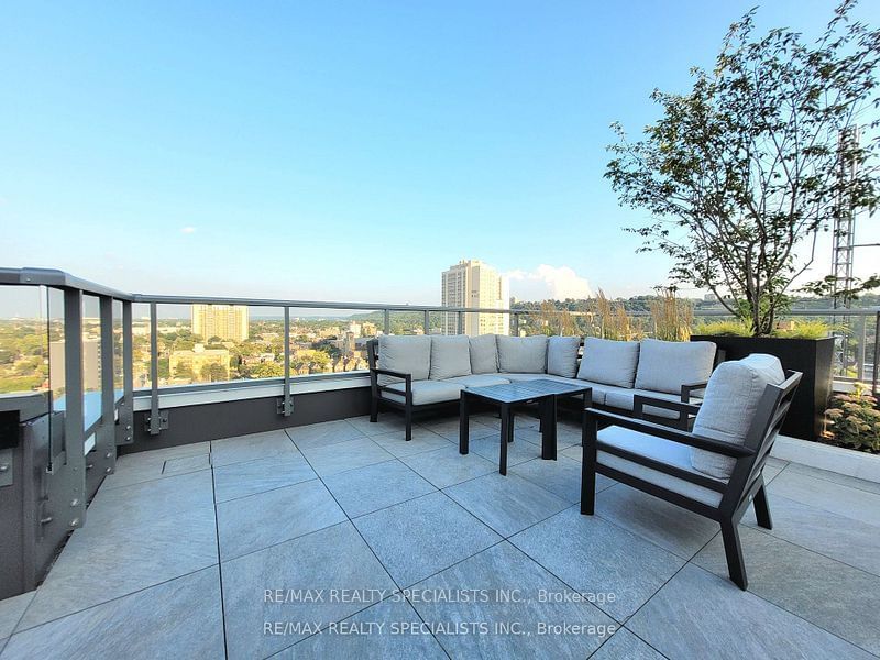 212 King William St, unit 1418 for rent - image #25