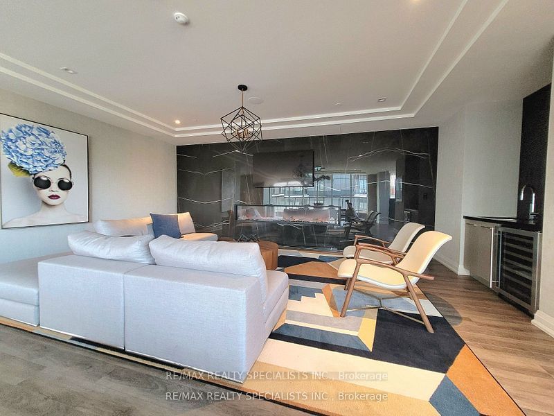 212 King William St, unit 1418 for rent - image #28