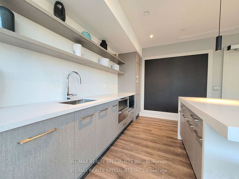 212 King William St, unit 1418 for rent - image #30