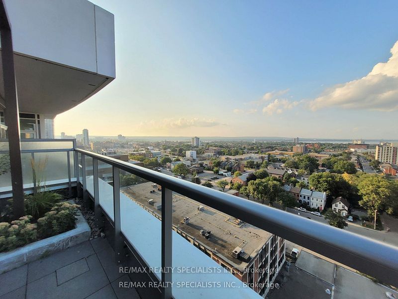 212 King William St, unit 1418 for rent - image #34