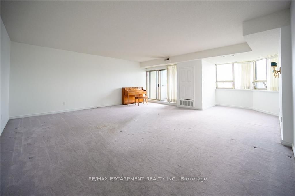 67 Caroline St S, unit 1801 for rent - image #8