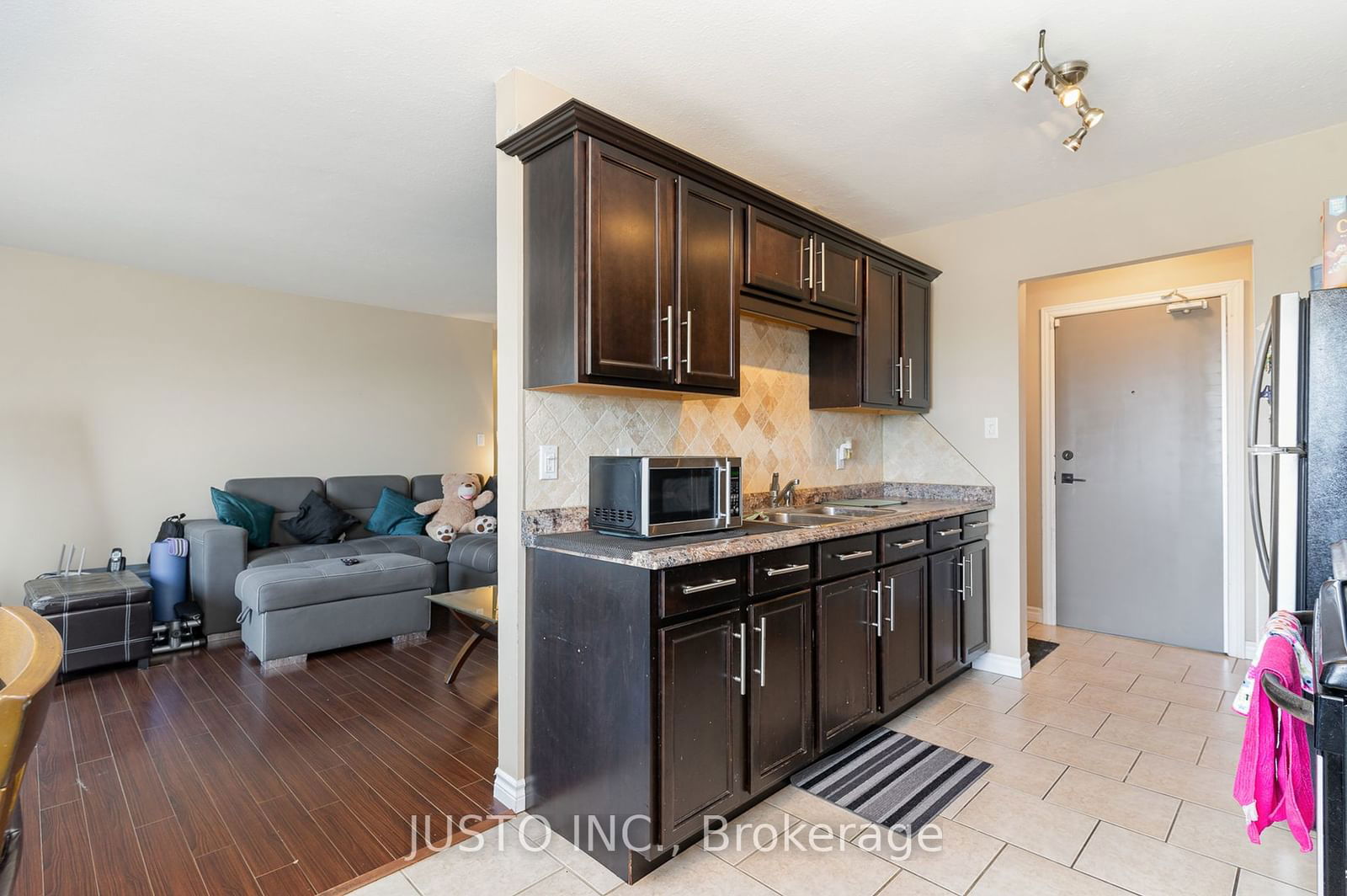 283 Fairway Rd N, unit 501 for sale - image #12