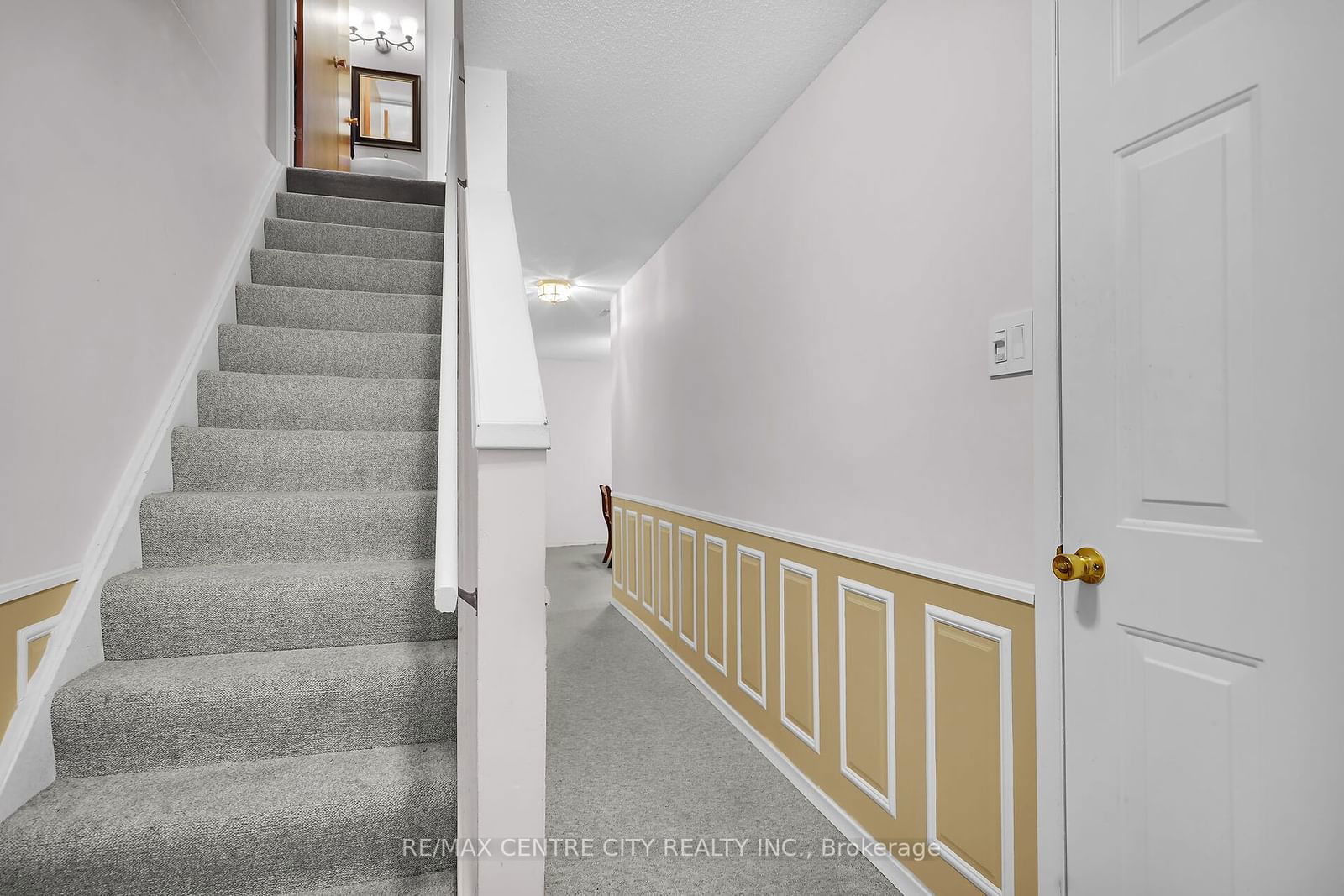 320 Westminster Ave, unit 119 for sale - image #5