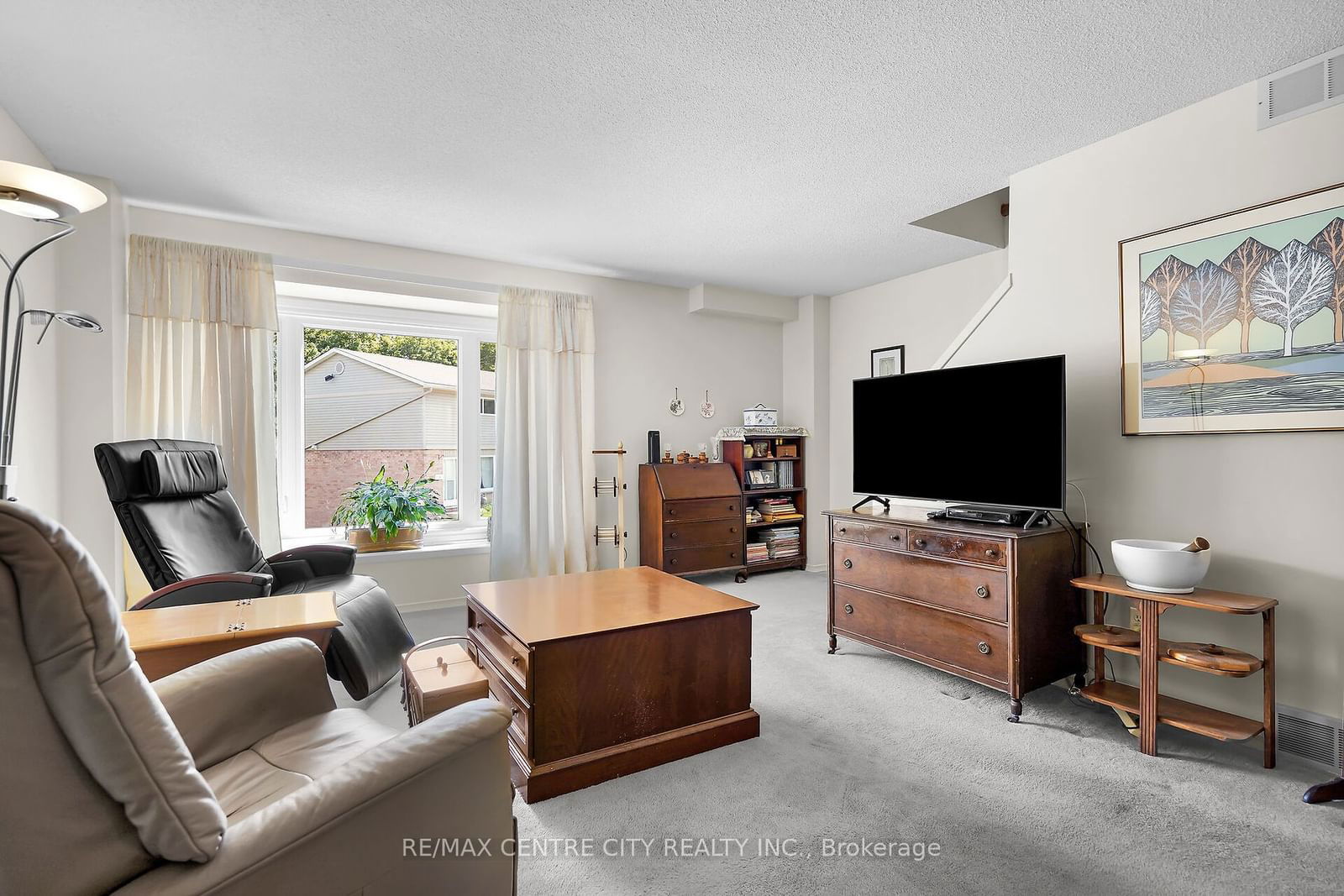 320 Westminster Ave, unit 119 for sale - image #8