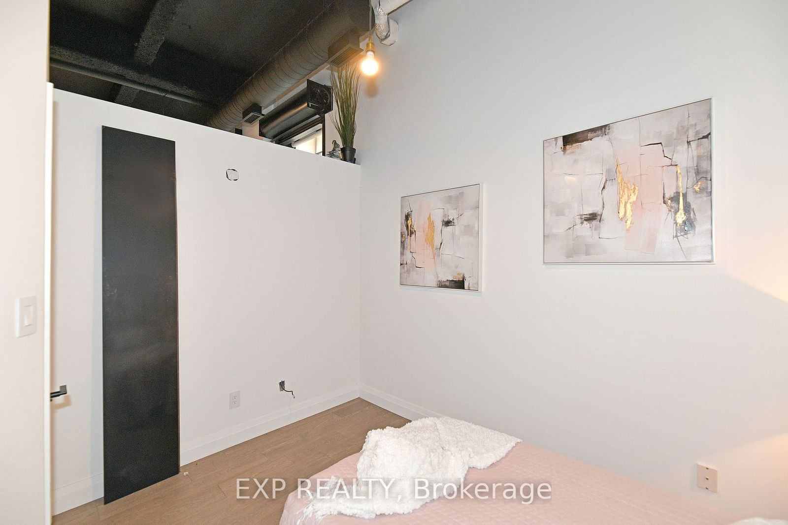 11 Rebecca St, unit 204 for sale - image #25